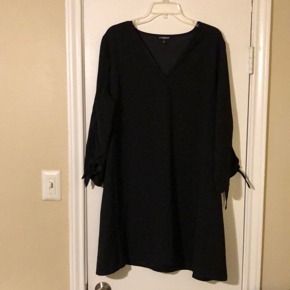Express Black Loose-Fitting Dress